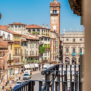 hoomee-piazza-erbe.hotelinveneto.com/